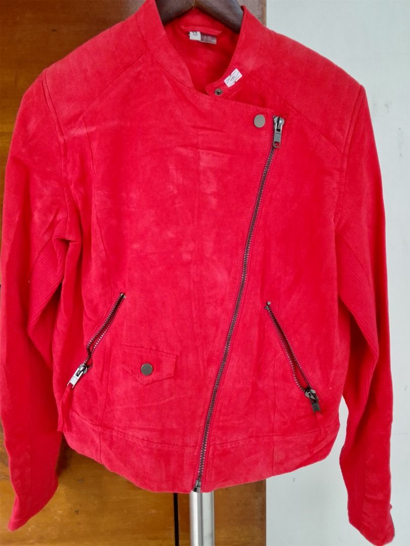 Devided jacket (Category: Coats, Jackets and Outerwear) located in Quezon City. Submitted by kema2191 (Listing ID 1465813742, Image 3). Description: .