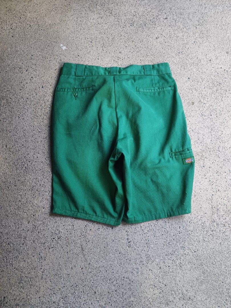 Dickies (Category: Shorts) located in Cabanatuan. Submitted by j_thrift. (Listing ID 1465886798, Image 3). Description: size 33 issue altered length, altered din gilid nya.