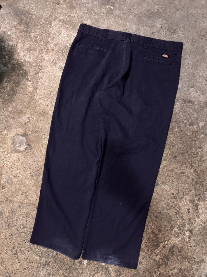 Dickies 874 Flex Original Fit Work Pants Navy (Category: Trousers) located in Pasig City. Submitted by dripthrift1600 (Listing ID 1465949683, Image 2). Description: - Brand/Model: Authentic Dickies 874 Flex Work Pants - Color: Dark Navy Blue - Size: Tagged size 40 - Fit & Fabric: Original fit with durable, comfortable cotton blend - Features: Standard belt loops, rear pockets with Dickies logo tag - Condition: Pre-loved with paint stains on the f