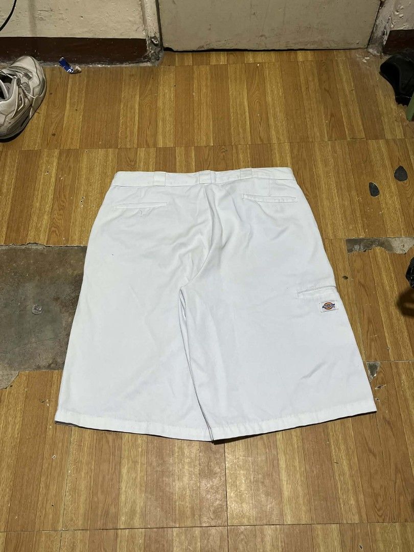 Dickies Double Patch (Category: Activewear) located in Manila. Submitted by kelly_thrifts (Listing ID 1465944024, Image 3). Description: Dickies Double Patch White(Rare Colorway) Color rate - 9.5/10 Condition - Crispt Asf 10/10 Washed but needs rewash Size - 36 Length - 25 Hem - 14 --- 899+sf Negotiable.