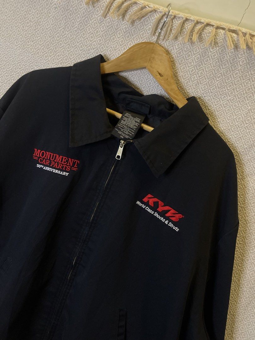Dickies eisenhower jacket (Category: Coats, Jackets and Outerwear) located in Manila. Submitted by hypestock_mnl (Listing ID 1465805463, Image 2). Description: - stylish - perfect for casual wear - great fit - in excellent condition - minimal signs of usage - 9.8/10 - money worth! - see pics for details/issue Great boxy fit.