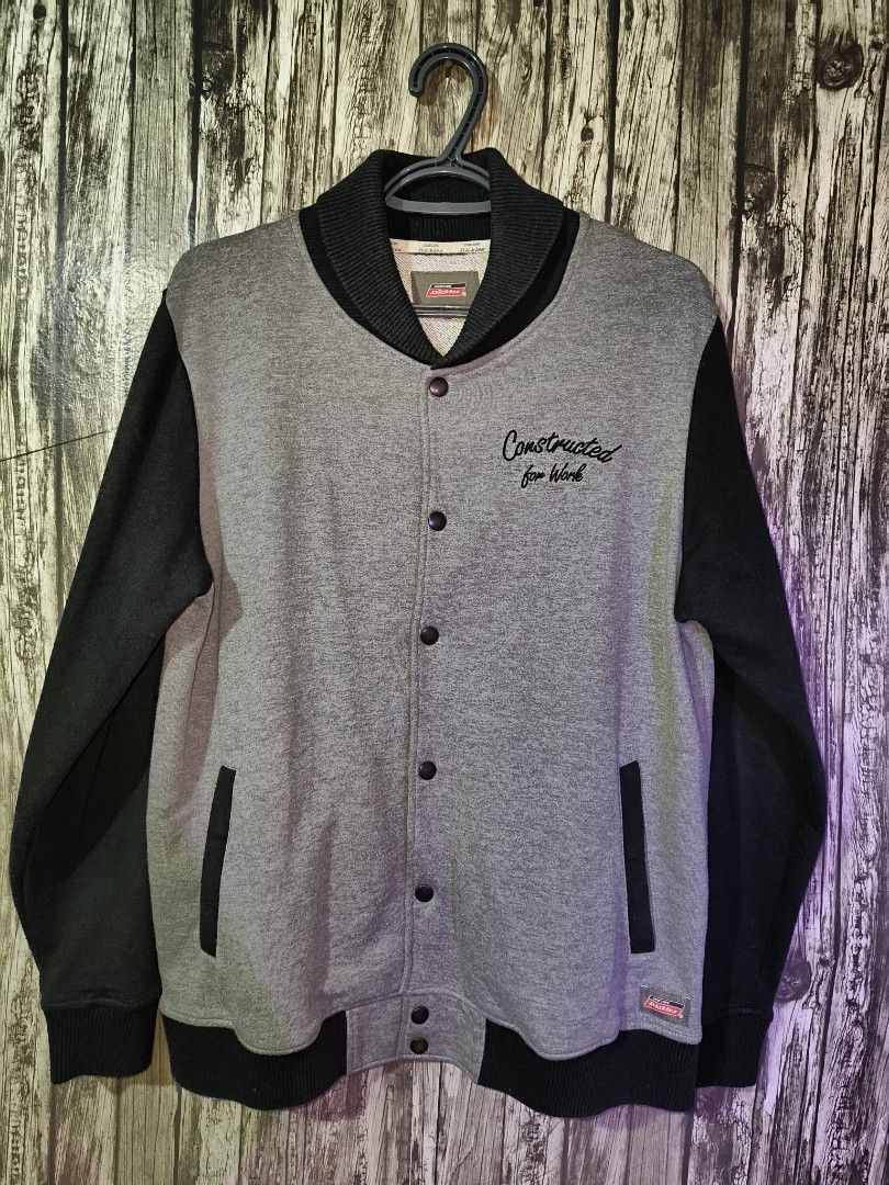 DICKIES JACKET (Category: Coats, Jackets and Outerwear) located in Baguio. Submitted by baguiio_fiinds (Listing ID 1465894684, Image 1). Description: .