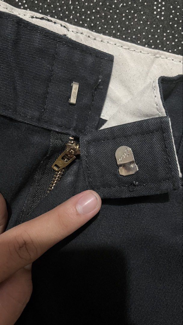 Dickies Original 874 Work Pants (Category: Trousers) located in Porac. Submitted by macky.ron (Listing ID 1465800452, Image 3). Description: Length:41 Waist: 38 Condition: Good Color rate: 9/10 Issue (s): none Complete Tags.