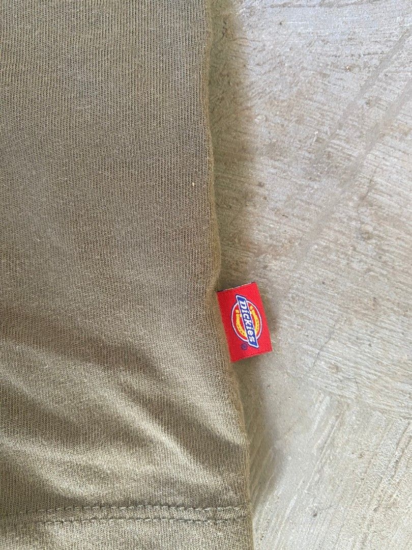Dickies Pocket Tee (Category: Tshirts & Polo Shirts ) located in Real. Submitted by koymiksbuynsell (Listing ID 1465799278, Image 3). Description: 21 width 25 length .