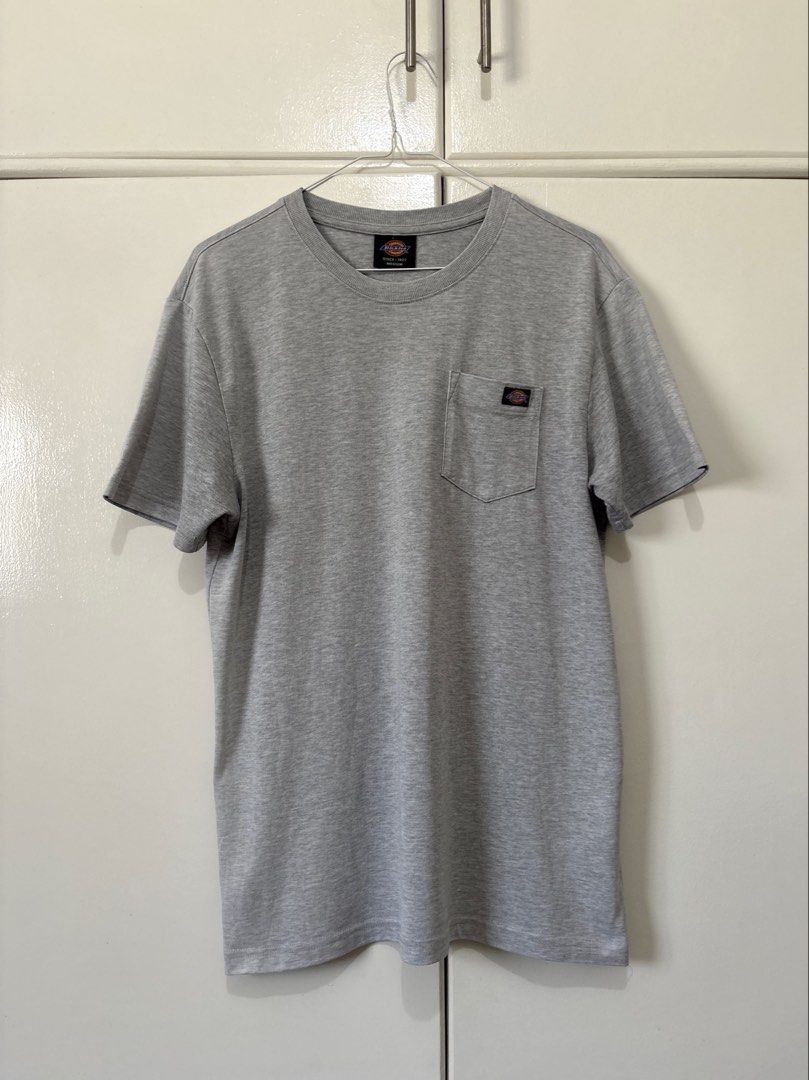 DICKIES T-SHIRT (Category: Tshirts & Polo Shirts ) located in Bulacan. Submitted by kennyfindss (Listing ID 1465870729, Image 1). Description: Size on Tag: Medium W: 19.5” L: 27.5–28” Sleeves: 8” Color Rate: 9.5/10 Condition: Lightly Used Fabric/Material: Cotton DM TO PURCHASE .