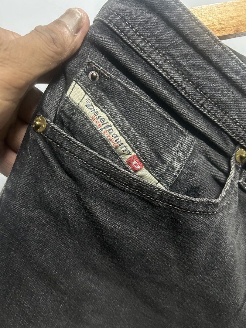 Diesel waykee (Category: Jeans) located in Taytay. Submitted by dariusballesteros (Listing ID 1465826648, Image 3). Description: Size 31 Length 40 Hem 7 Slimfit.