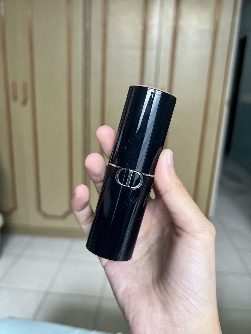 DIOR FOUNDATION STICK 2CR (Category: Makeup) located in Balanga. Submitted by cantreplyherehahahaha (Listing ID 1465789348, Image 1). Description: BNEW AUTH NO BOX.