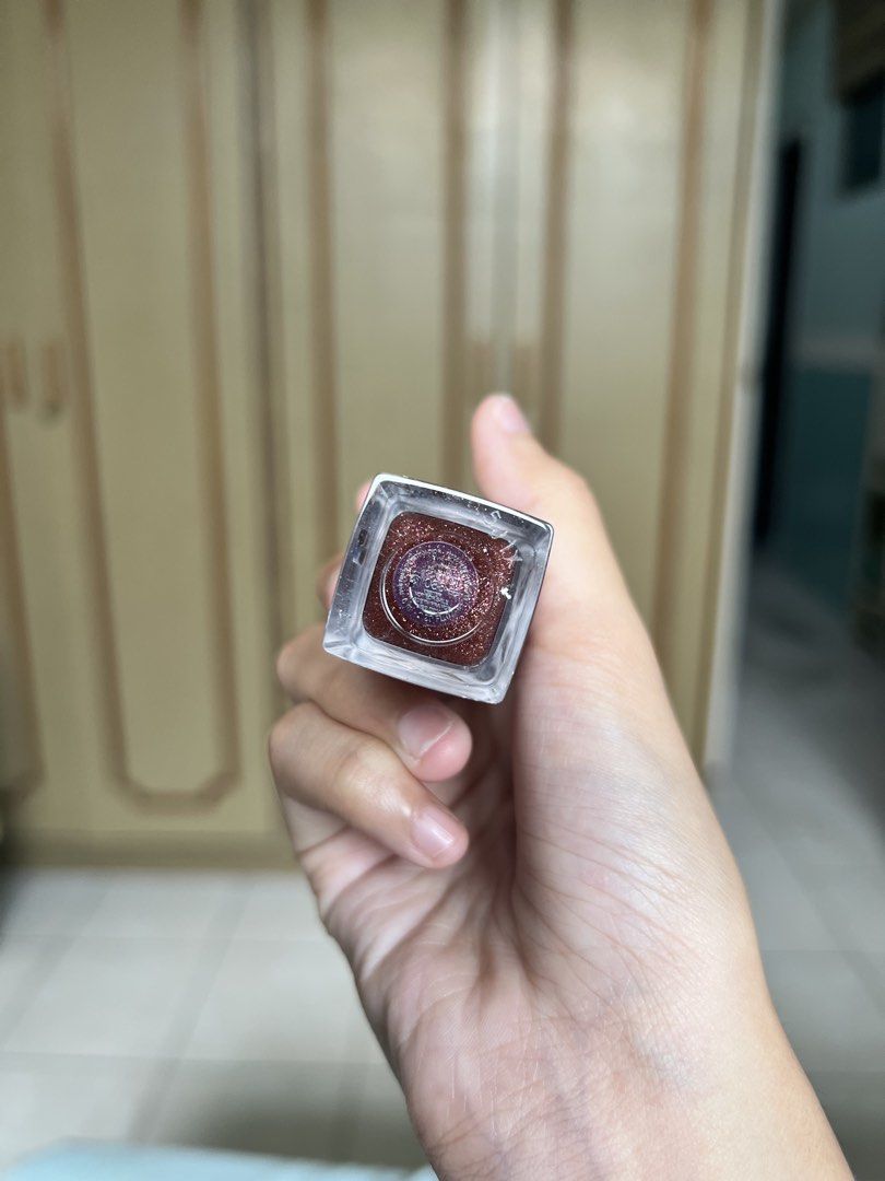 DIOR LIP OIL 088 (Category: Makeup) located in Balanga. Submitted by cantreplyherehahahaha (Listing ID 1465789230, Image 2). Description: bnew auth no box.