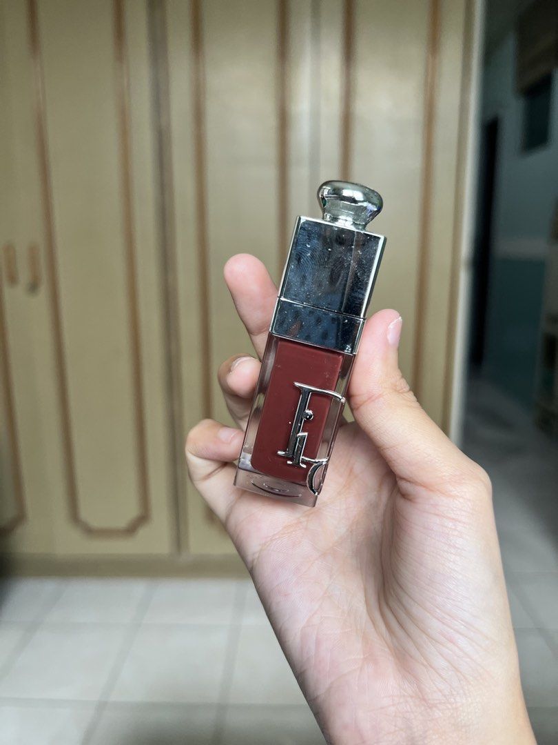 DIOR LIP OIL IN 104 (Category: Makeup) located in Balanga. Submitted by cantreplyherehahahaha (Listing ID 1465789134, Image 1). Description: BNEW AUTH NO BOX.