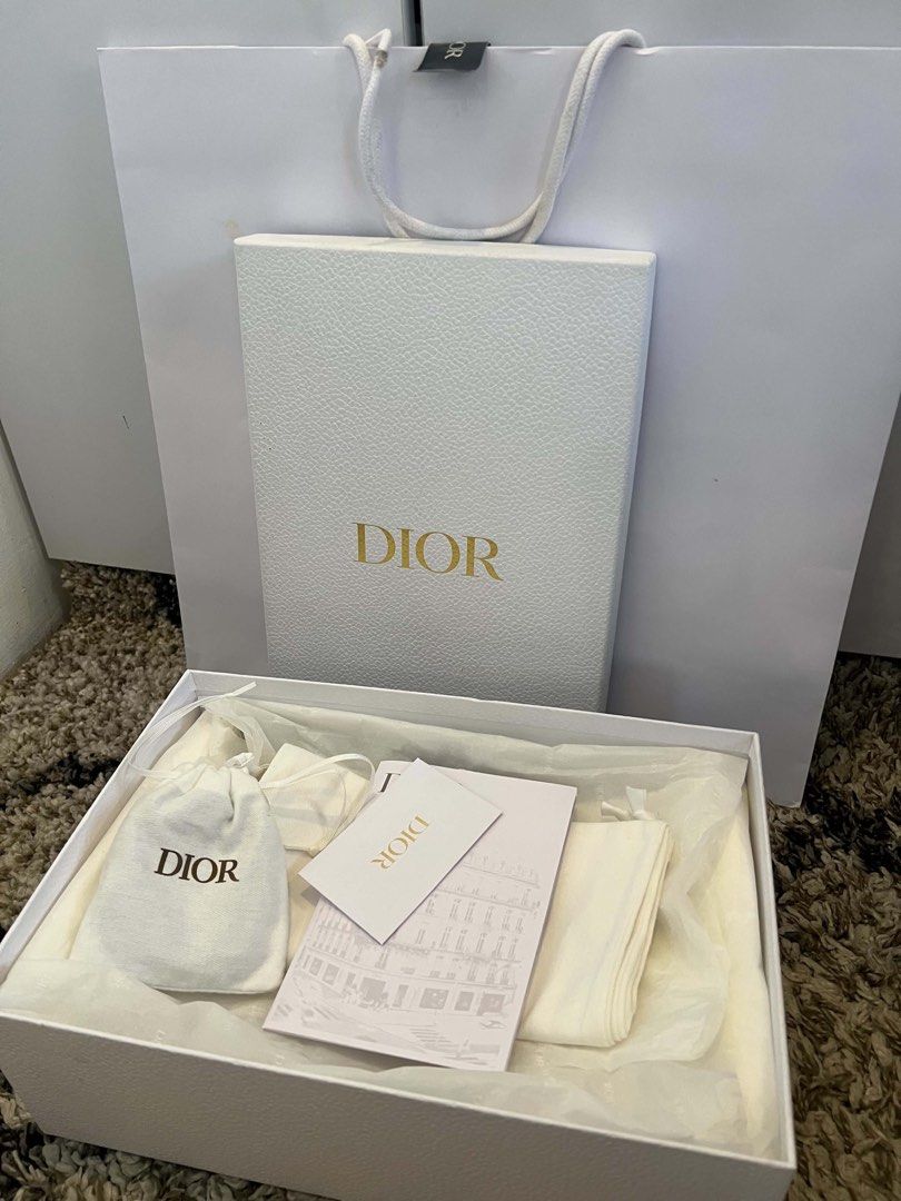 Dior Sneakers (Category: Sneakers & Footwear) located in Calamba. Submitted by itsosido (Listing ID 1465835196, Image 2). Description: I can have it professionally cleaned before dispatch.