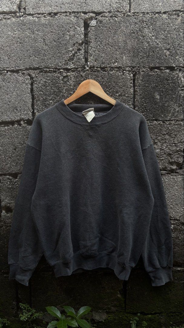 Discus Athletics Dark Grey Sweater (Vintage) (Category: Coats, Jackets and Outerwear) located in Quezon City. Submitted by erodinamict (Listing ID 1465839042, Image 2). Description: Size:M-L Good Condition Color rate:9/10 Lints cause of its 20+ years old Dimes: 23x26 (Boxy Fit) .