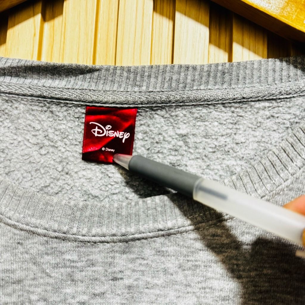 GORPCORE STREETWEAR Acubi Academia DISNEY Mickey Mouse Pullover Sweatshirt Medium GREY MEDIUM 19x25 (Category: Coats, Jackets and Outerwear) located in Dasmarinas. Submitted by yg_swoosh (Listing ID 1465940601, Image 3). Description: > PRE-LOVED / NEEDS WASHING. NO OTHER ISSUES. GORPCORE STREETWEAR Acubi Academia DISNEY Mickey Mouse Pullover Sweatshirt Medium GREY MEDIUM 19x25 #Normcore #VintageAesthetic #LightAcademia #AcubiAesthetic #ArtHoe #So