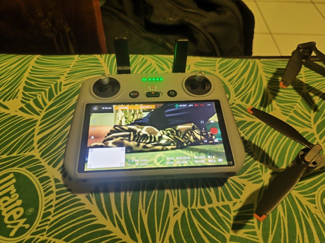 DJI Mini 5 Pro Fly more combo (Category: Drones) located in Manila. Submitted by supermarvvv41 (Listing ID 1465887413, Image 1). Description: for sale dji mini 5 pro fly more combo package complete with box and accessories.