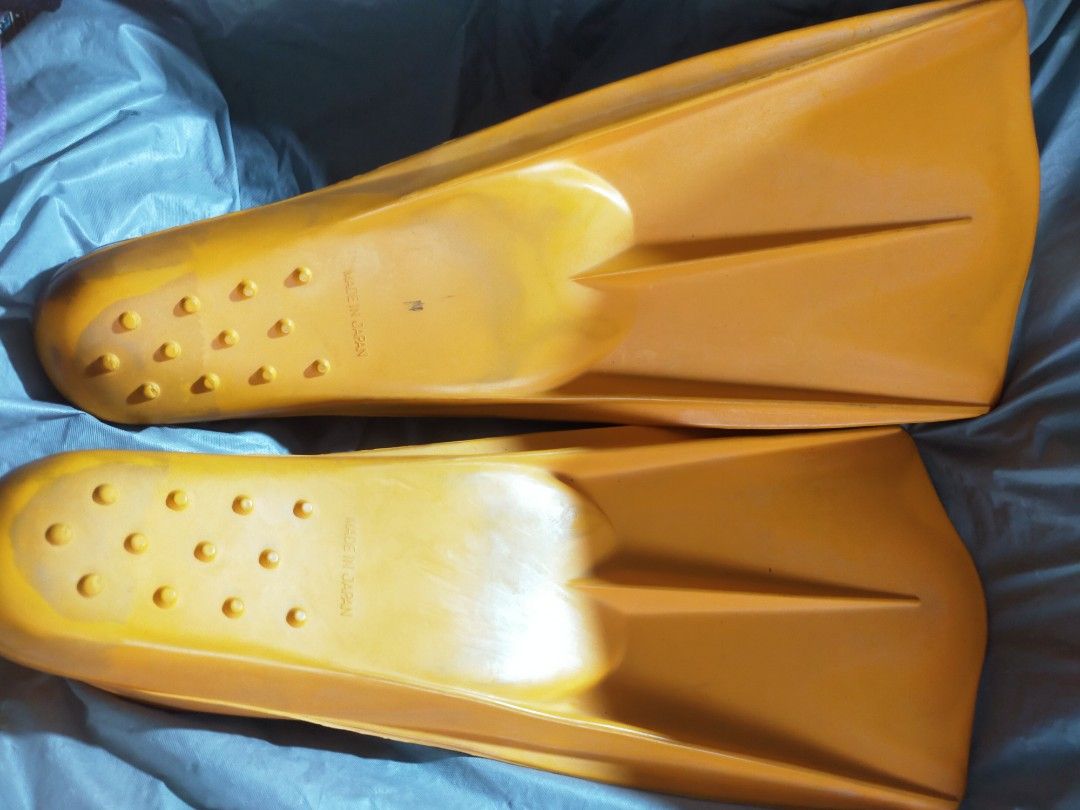 DOLPHIN MS Swim (Category: Announcements) located in Pasay City. Submitted by 22aileen (Listing ID 1465940350, Image 3). Description: DOLPHIN MS Swim - Size: 39-41 EU / 22-24cm / 4-6 US - Brand: Dolphin - Condition: Used but good,.
