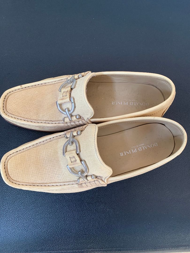 Donald Pliner Italian loafers (Category: Casual Shoes) located in Paranaque City. Submitted by bulldogdad (Listing ID 1465843739, Image 1). Description: Beige color. Size 7 mens.