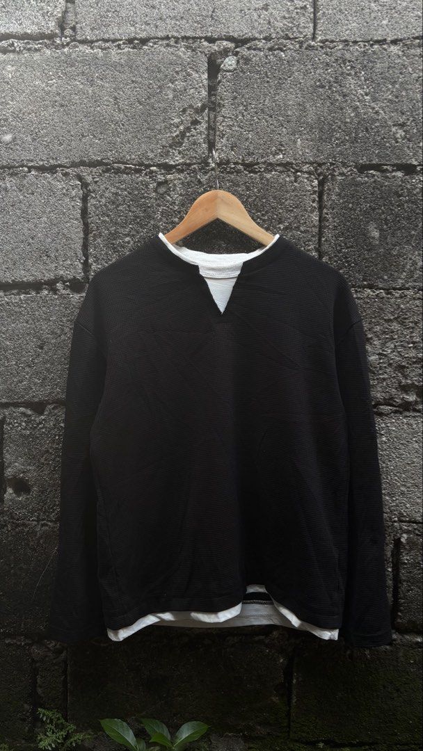 Double Layer Waffle Longsleeve (Category: Coats, Jackets and Outerwear) located in Quezon City. Submitted by erodinamict (Listing ID 1465837949, Image 2). Description: Size:M-L Good Condition Color rate:9/10 Dimes:22x25 (Boxy Fit) .