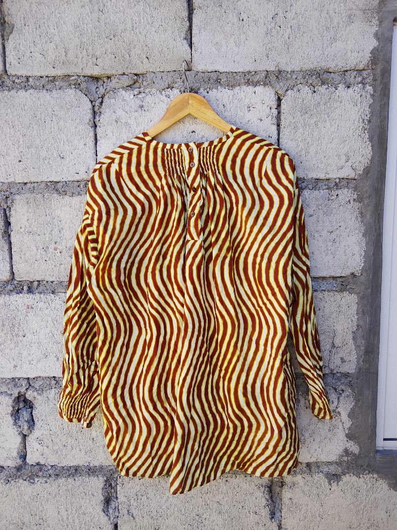 dries van noten clarke shirt - rust (Category: Luxury Apparel) located in Bayombong. Submitted by jeffreybee (Listing ID 1465793200, Image 3). Description: authentic free size size 36 on tag no flaws.