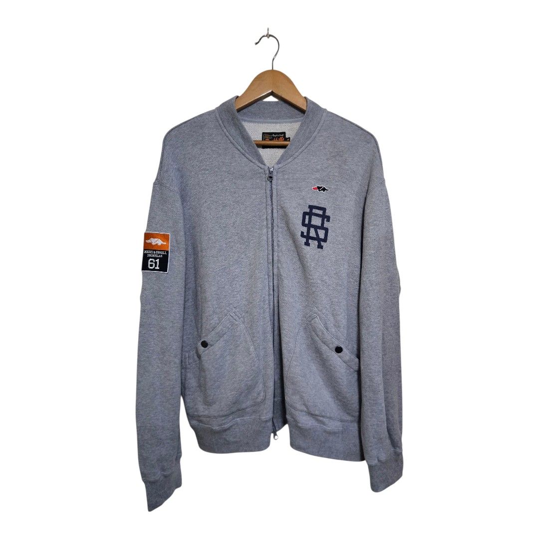 Duckbills japan varsity jacket (Category: Coats, Jackets and Outerwear) located in Baguio. Submitted by fadexquisite (Listing ID 1465773707, Image 2). Description: Duckbills japan varsity jacket Med 27x24 Excellent condition 500 plus ship fee.