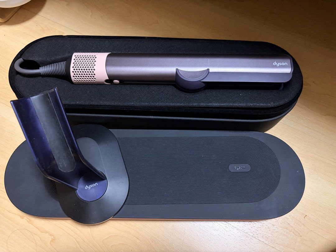 Dyson Corrale Hair Straightener (Category: Hair) located in Cavite. Submitted by pitodyserr47032 (Listing ID 1465899206, Image 1). Description: - Authentic Dyson Corrale cordless hair straightener in stunning copper and nickel finish - Flexing copper plates shape around your hair for even styling with less heat damage - Smart OLED screen displays battery level, temperature, and charging status - Cordless design for tangle-free styling convenience