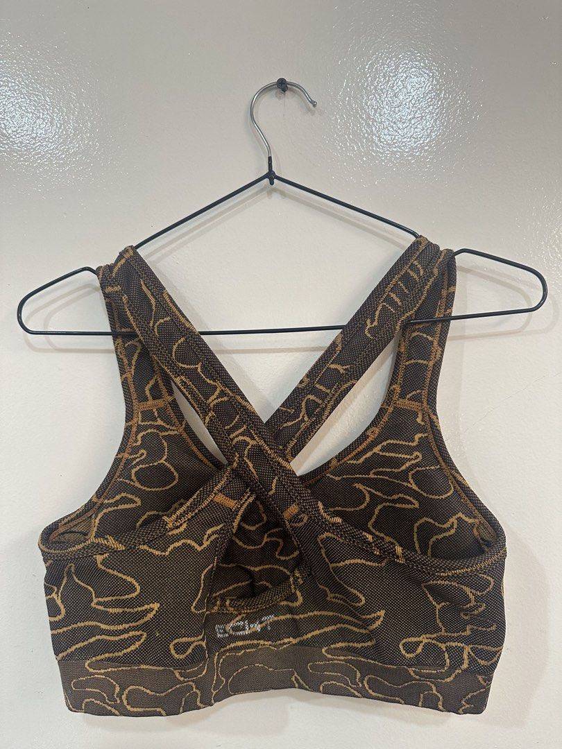 ECHT Sports Bra (Category: Activewear) located in Bocaue. Submitted by lets.fly (Listing ID 1465818261, Image 2). Description: Logo is faded but fabric is still like new.