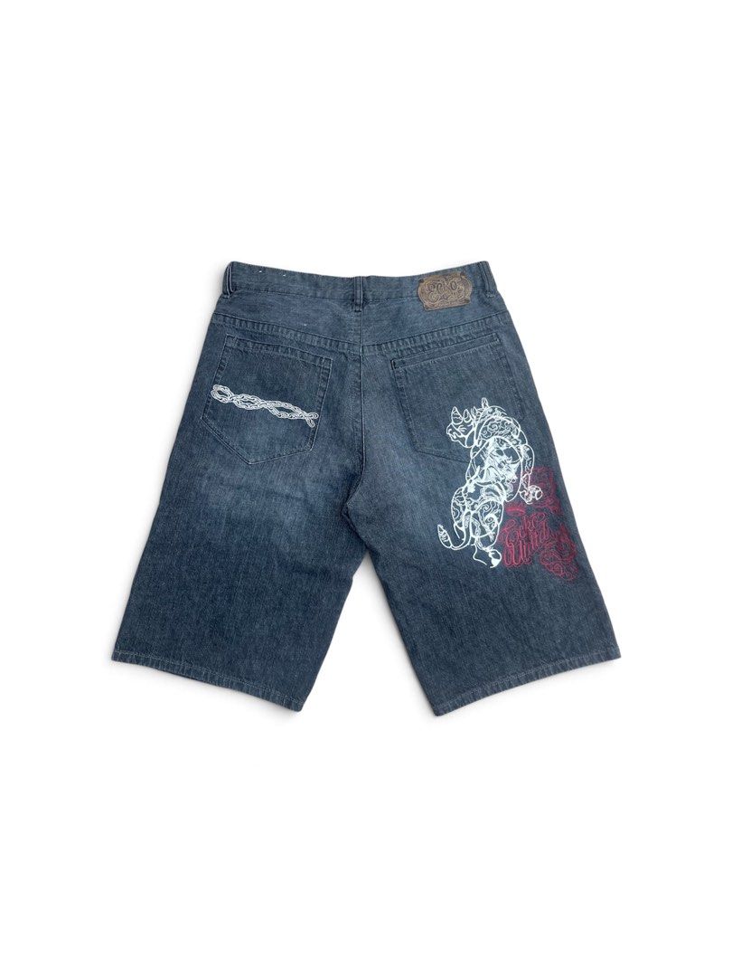 Ecko Untld Y2K Shorts (Category: Shorts) located in Batangas. Submitted by thrift.with.okiks (Listing ID 1465891586, Image 2). Description: Size 34 Length 25 Hem 12 1k free shipping fee.