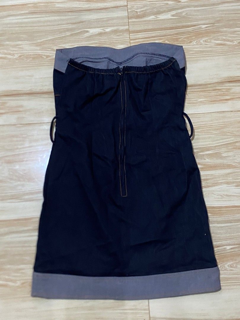 Elegant Strapless Black Mini Dress (Category: Evening dresses & gowns) located in Manila. Submitted by zealdog.657924 (Listing ID 1465933183, Image 3). Description: Size: Small Color: Black with Grey Contrast Trim Style: Strapless Bodycon/Shift Dress Neckline: Sweetheart Strapless Neckline Length: Above Knee (Mini) Back: Concealed Back Zipper Fit: Slim & Flattering Fabric: Soft, comfortable, and lightweight.