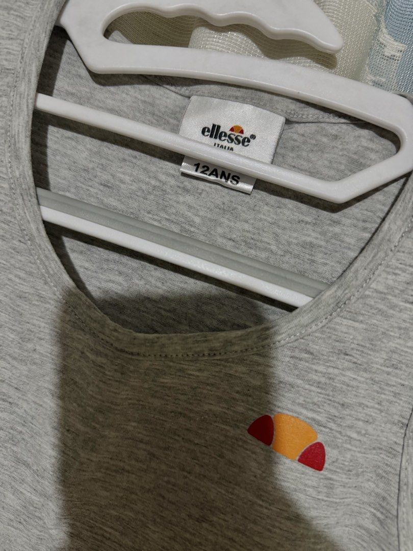 Ellesse gray/pink crop top (Category: Sleeveless) located in Rizal. Submitted by lmbelle (Listing ID 1465939031, Image 2). Description: Ellesse Abigaille crop top gray and pink.