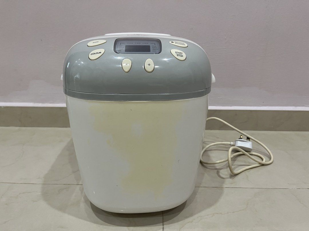 Empress Automatic Bread Maker Machine (Category: Breadmakers) located in Kuala Lumpur. Submitted by brightphoenix_e24909 (Listing ID 1465900867, Image 2). Description: - Empress automatic bread maker with a sleek grey top control panel - Multiple digital settings including basic, french, cake, quick, and jam - Generous capacity with size options up to 3.0 LB - Non-stick inner baking pan equipped with a dual paddle system and metal handle - Built-
