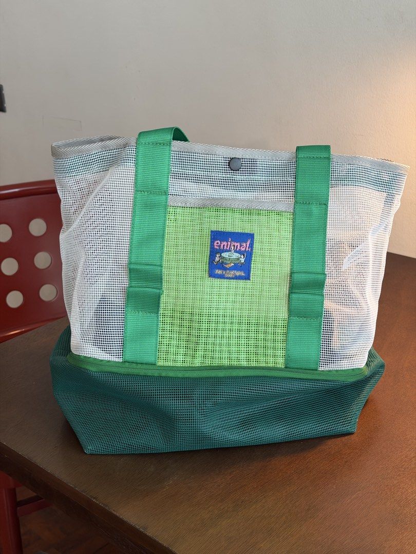 Enimal Running Equipment Rubber Bag (Category: Tote Bags) located in Mandaluyong City. Submitted by paulllg (Listing ID 1465818647, Image 1). Description: Used 2x since Septermber 2026 Good as new, no issues Original price: 2,115 php RFS: upgraded. not using this anymore. Can fit up to size US 12 Rubber shoes in the shoe compartment. Good as gym, pickleball, running, travel bag. .