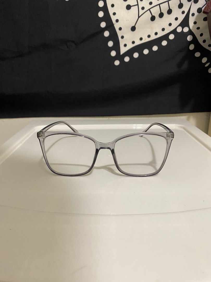 EO EYEWEAR FRAME NO GRADE (Category: Sunglasses & Eyewear) located in Valenzuela. Submitted by nixies.apparel (Listing ID 1465942431, Image 2). Description: - walang grado - pwede dalin sa eye clinics to be ur frame - no gasgas good as new - bought in EO .