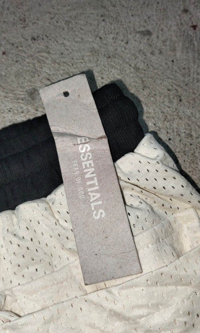Essential (Category: Shorts) located in Alaminos. Submitted by jez.18 (Listing ID 1465783972, Image 3). Description: Essential mesh short with hangtag W30-34 L17 Excellent condition No issue.