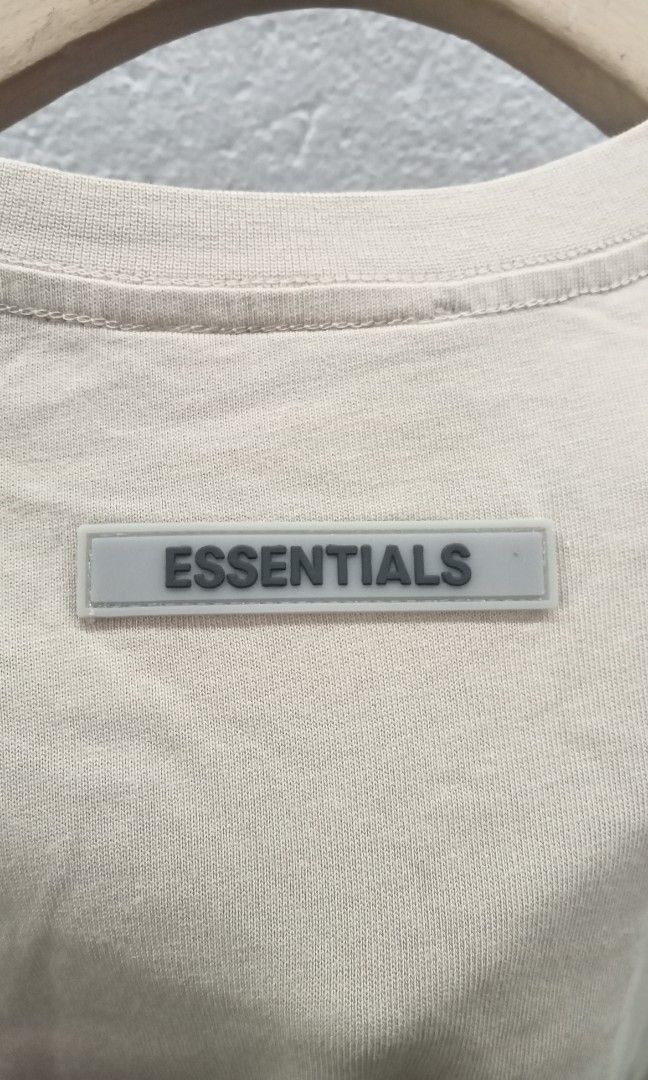 Essential (Category: Tshirts & Polo Shirts ) located in Naga. Submitted by aboy1234245 (Listing ID 1465883957, Image 3). Description: essential Asnew W20-L27.