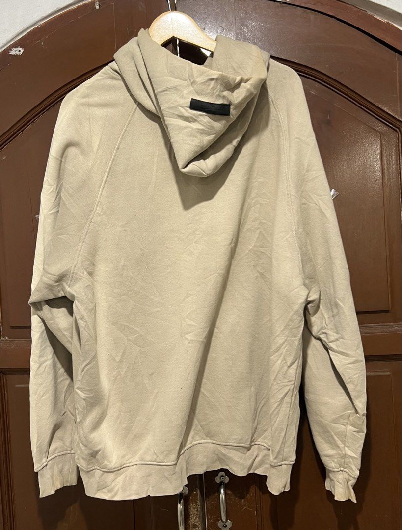 Essential FOG! (Category: Coats, Jackets and Outerwear) located in General Trias. Submitted by luxfinds2019 (Listing ID 1465851763, Image 2). Description: Essentials FOG! 1299shipped only! Fit xl oversize 25.530 Excellent condition 💯 Authentic. 💯 Loc laguna Pm.