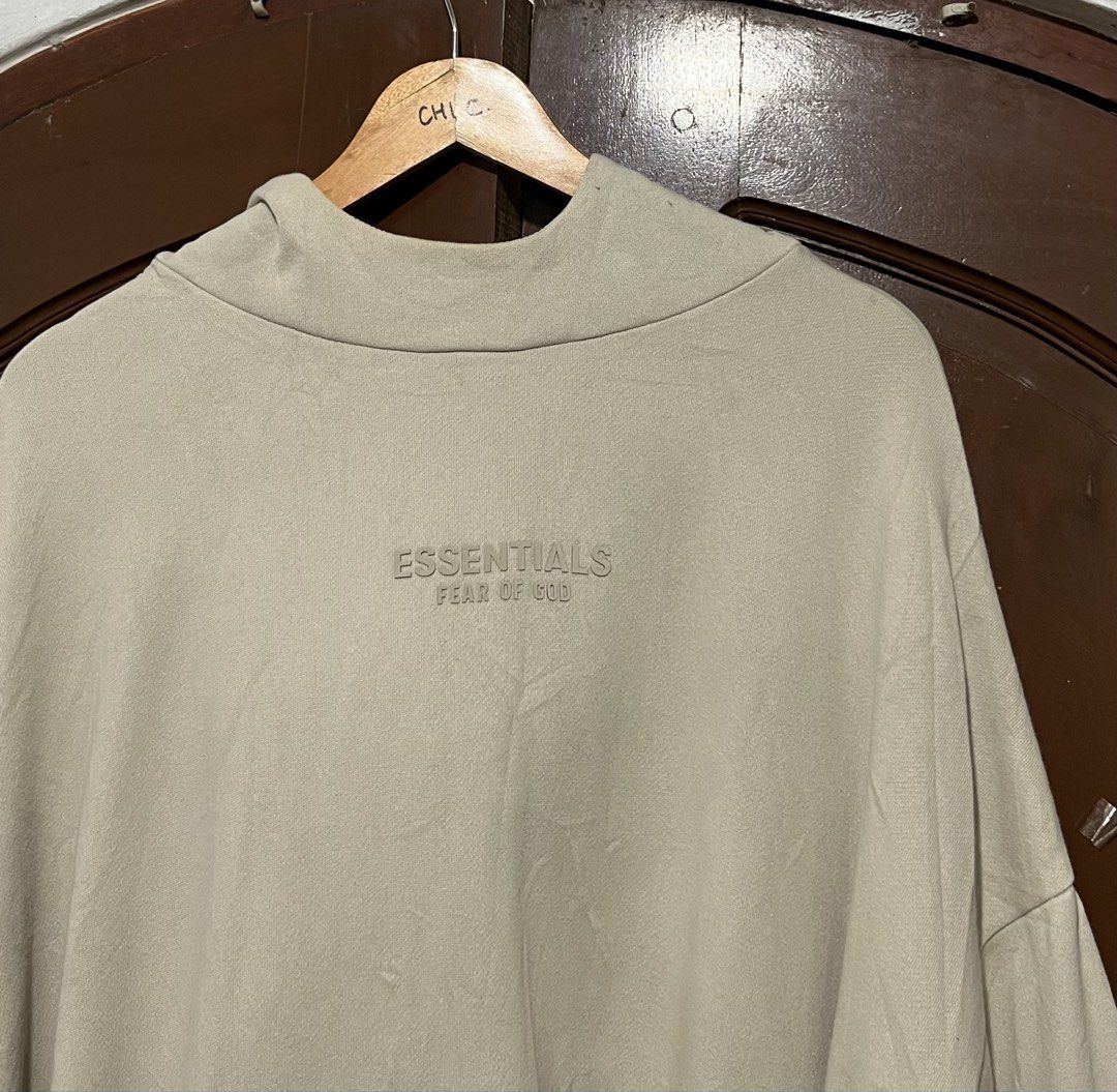 ESSENTIALS FOG! (Category: Coats, Jackets and Outerwear) located in General Trias. Submitted by luxfinds2019 (Listing ID 1465852017, Image 3). Description: Essentials FOG! 1800 shipped only! Fit xl oversize 25.530 Excellent condition 💯 Authentic. 💯 Loc laguna Pm.