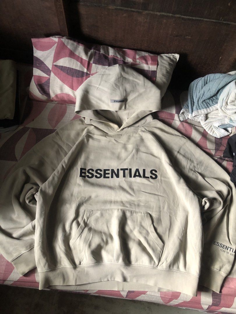 ESSENTIALS HOODIE (Category: Hoodies) located in Manila. Submitted by bbcvenido022004 (Listing ID 1465849410, Image 1). Description: ESSENTIALS HOODIE. SIZE:MEDIUM. DIMES:24x27. .