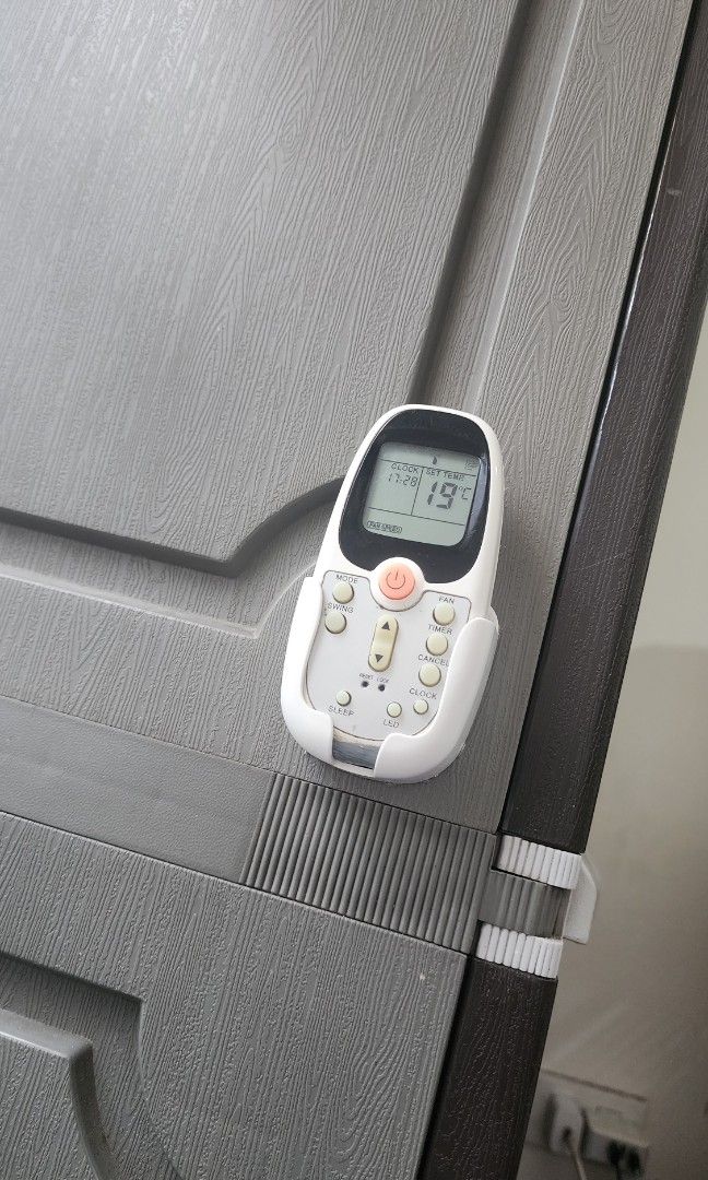 Everest window type aircon (Category: Other Home Appliances) located in Caloocan City. Submitted by v7774 (Listing ID 1465846909, Image 2). Description: Forsale Everest Aircon Status: Used Rfs: already bought new Aircon/ Decluttering reference price before:https://share.google/1DwLMlaFDf4sdpw6s Price 8,500 only Negotiable! Location Bulacan Transport fee lalamove by buyer!.