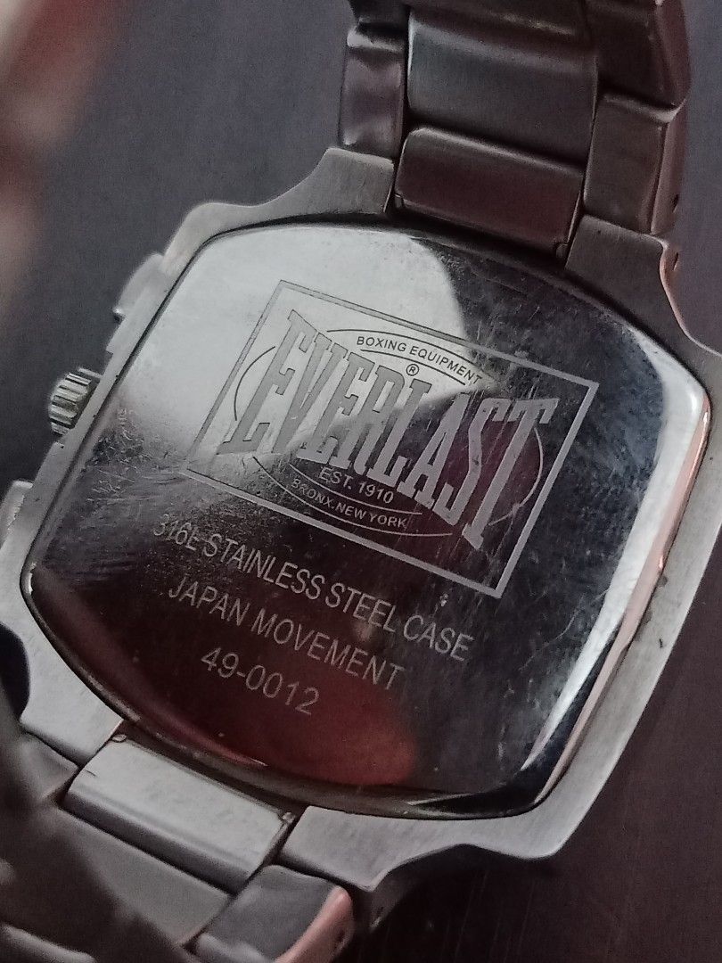 Everlast chronograph (Category: Men's Watches) located in Las Pinas. Submitted by the_recycle_shop (Listing ID 1465925460, Image 3). Description: Original good working condition Quartz chronograph with battery Fits wrist 7 inches.