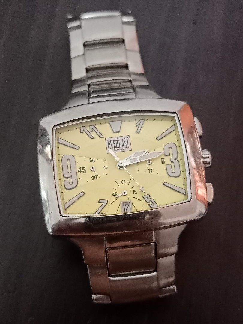 Everlast chronograph (Category: Men's Watches) located in Las Pinas. Submitted by the_recycle_shop (Listing ID 1465925460, Image 1). Description: Original good working condition Quartz chronograph with battery Fits wrist 7 inches.