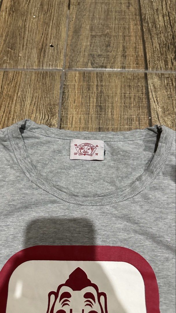 EVISU SHIRT (Category: Tshirts & Polo Shirts ) located in Manila. Submitted by urban-vintage_2 (Listing ID 1465780426, Image 2). Description: ISSUE: NONE ( NEED WASH ) MOP :GCASH ( NO COD ) SHIP VIA : LALAMOVE & J&T LOCATION : PASIG CITY LENGTH : 27 WIDTH : 22.
