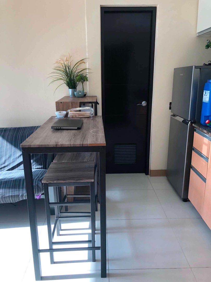 Executive Studio One Eastwood Tower 1 (Category: Apartments & Condos) located in Manila. Submitted by pinkbanana03 (Listing ID 1465880982, Image 1). Description: One Eastwood Avenue Tower 1 35.3 sqm executive studio 1bedroom, corner unit 37flr Semi-Furnished 5.3M Clean Title, inclusive of transfer fee.