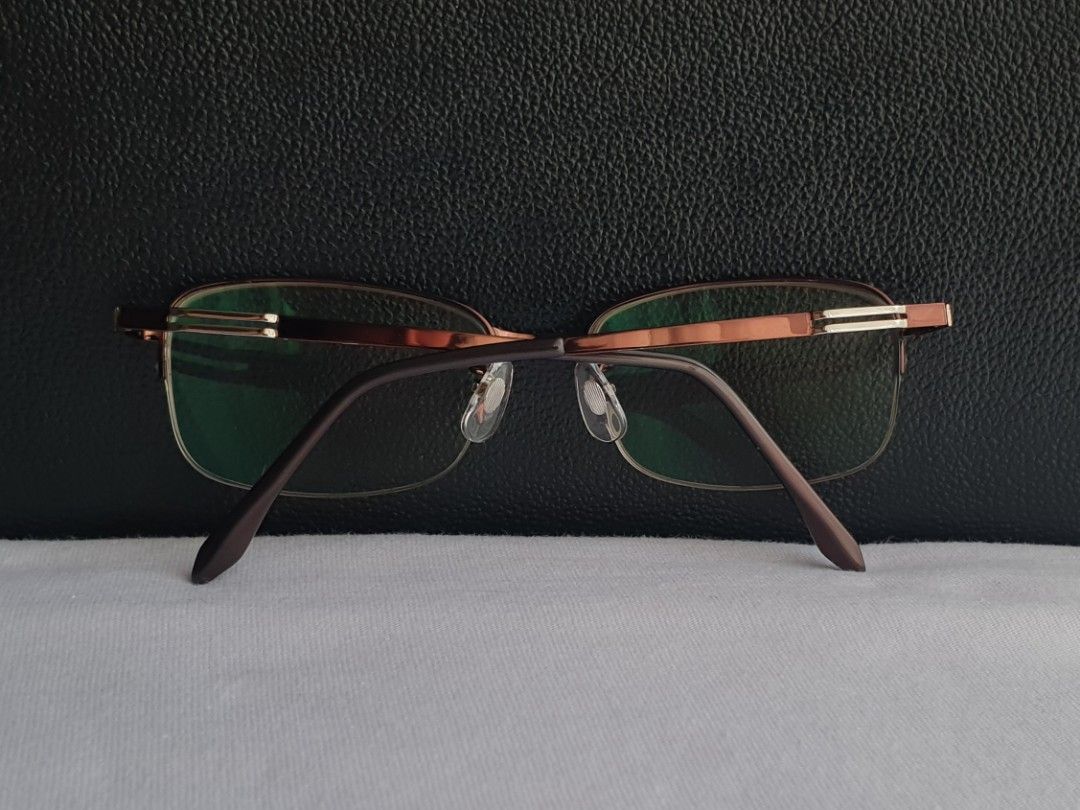 EyeGlux Pure Titanium Eyeglass Frame (Category: Sunglasses & Eyewear) located in Quezon City. Submitted by WasalakTwo (Listing ID 1465949459, Image 2). Description: Bought in Japan Durable and high quality Goodcondition Still presentable Lens are graded, but replaceable Open for delivery nationwide Front Width 13.5cm Front Height 3.7cm.