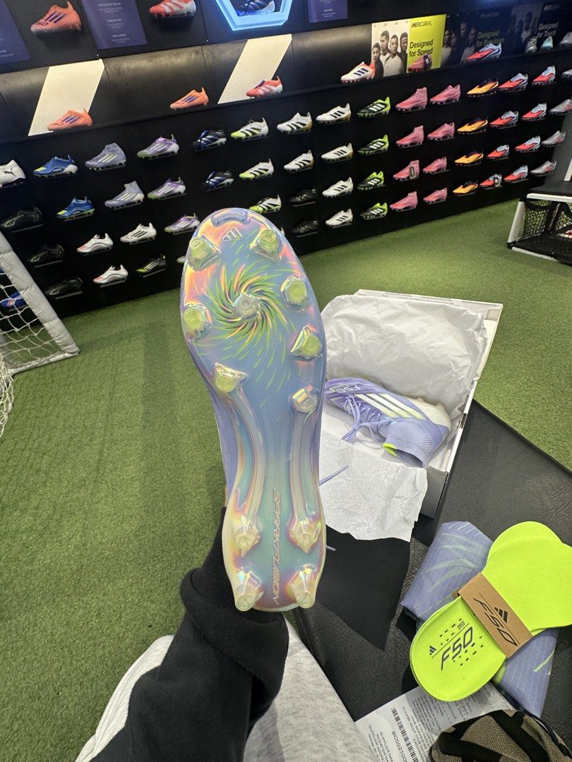 F50 Sparkfusion elite (Category: Sneakers) located in Pasig City. Submitted by naaomiyu (Listing ID 1465825060, Image 2). Description: F50 SPARKFUSION ELITE - Football / soccer Size : US 8 UK 6 1/2 Inclusions: - cleats - string bag - box Slightly used, i stopped playing fball this year :)( can offer me lower prices ❤️ Delivery can be : lalamove/ meetup ( taft/pasig area ) Payment : Gcash / Maribank / Bdo.