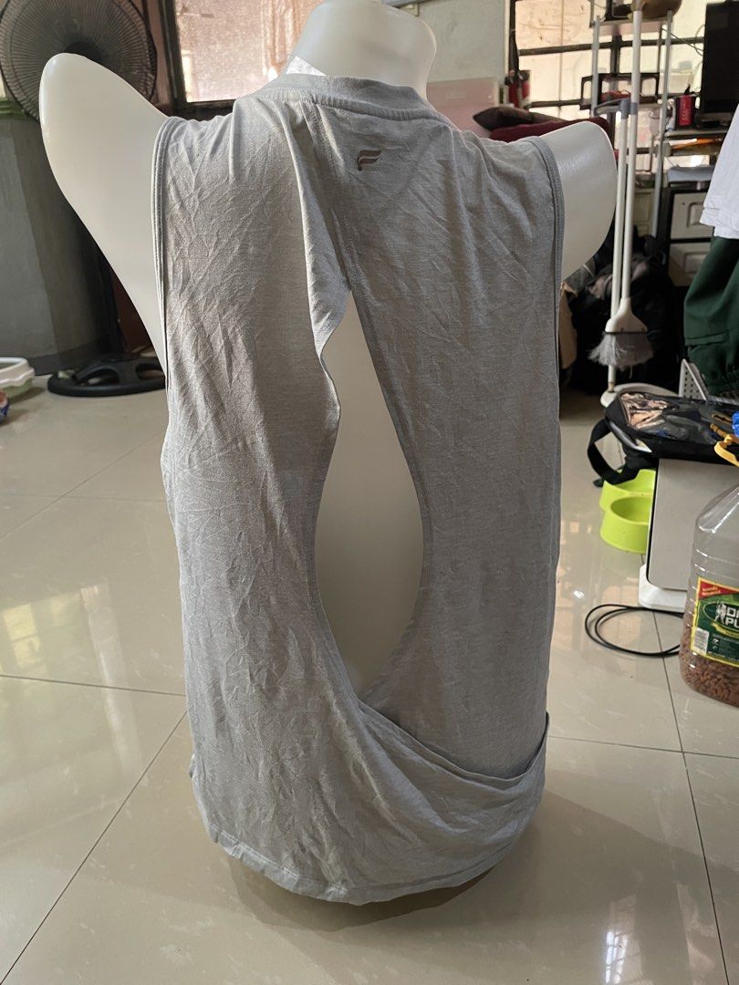Fabletics top (Category: Activewear) located in Rizal. Submitted by allenrion (Listing ID 1465847230, Image 2). Description: Preloved fabletics top Size: 19 inches armpit to armpit Price: 190 pesos Disclaimer: No brand affiliation. All items are thrifted and pre-owned. All trademarks, logos, and copyrights belong to their respective owners..