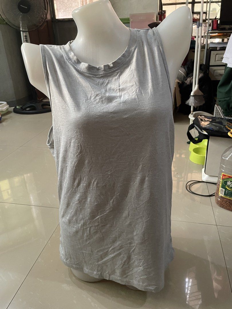 Fabletics top (Category: Activewear) located in Rizal. Submitted by allenrion (Listing ID 1465847230, Image 1). Description: Preloved fabletics top Size: 19 inches armpit to armpit Price: 190 pesos Disclaimer: No brand affiliation. All items are thrifted and pre-owned. All trademarks, logos, and copyrights belong to their respective owners..