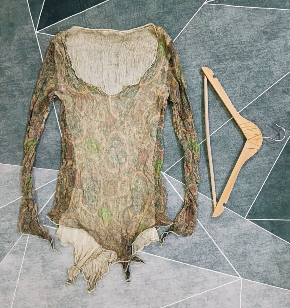 Fairy Core Tops (Category: Traditional & Ethnic wear) located in Cebu City. Submitted by renzecamingay (Listing ID 1465893002, Image 1). Description: Fairy Core Tops y2k Very good Condition Small fit 850 Plus ship Only Thank you and GOD bless ☺️.