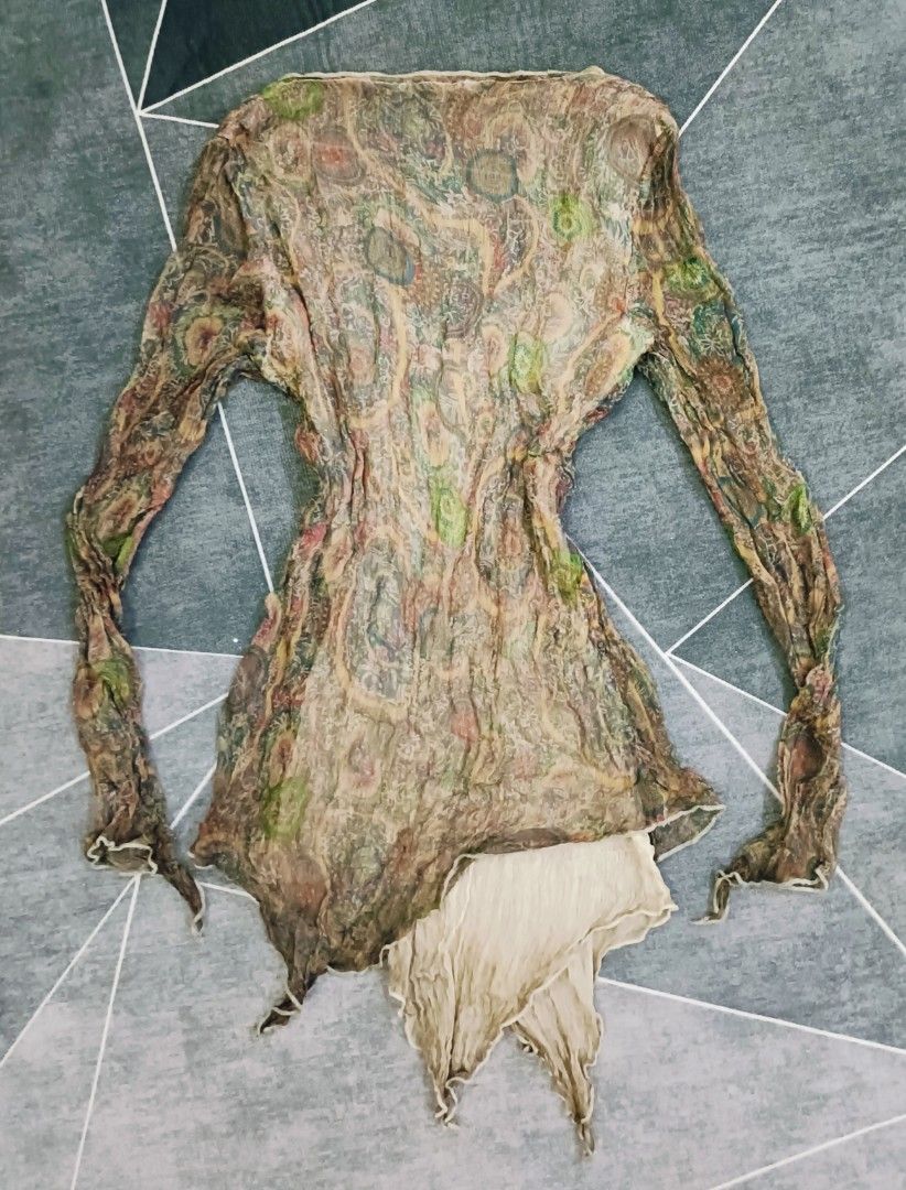 Fairy Core Tops (Category: Traditional & Ethnic wear) located in Cebu City. Submitted by renzecamingay (Listing ID 1465893002, Image 3). Description: Fairy Core Tops y2k Very good Condition Small fit 850 Plus ship Only Thank you and GOD bless ☺️.