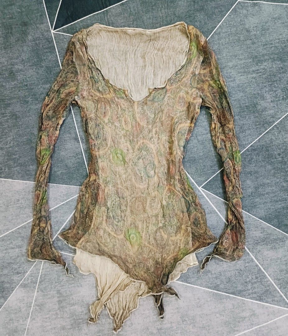 Fairy Core Tops (Category: Traditional & Ethnic wear) located in Cebu City. Submitted by renzecamingay (Listing ID 1465893002, Image 2). Description: Fairy Core Tops y2k Very good Condition Small fit 850 Plus ship Only Thank you and GOD bless ☺️.