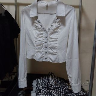(Category: ) located in . Submitted by cinabonthrifts (Listing ID 1465795151, Image 1). Description: .