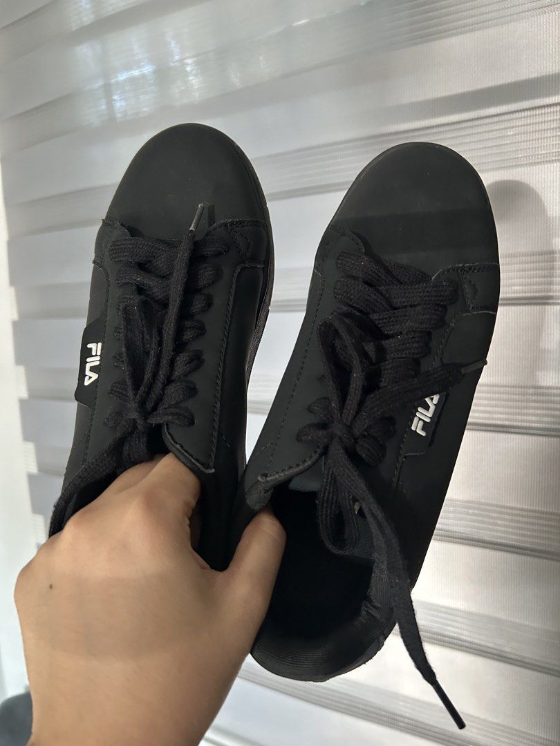 Fila Black Shoes (Category: Sneakers) located in Quezon City. Submitted by lhemdawn07 (Listing ID 1465906744, Image 1). Description: Condition: Pre-loved / Good condition Size: 39 Color: Black Brand: FILA ✨ Classic all-black design ✨ Easy to pair with any outfit ✨ Perfect for everyday wear, school, work, or casual OOTD ✨ Clean and well-maintained 📍 Meet-up: QC / nearby areas 🚚 Shipping: Available via buyer’s preferred courier 💬 PM me if intere