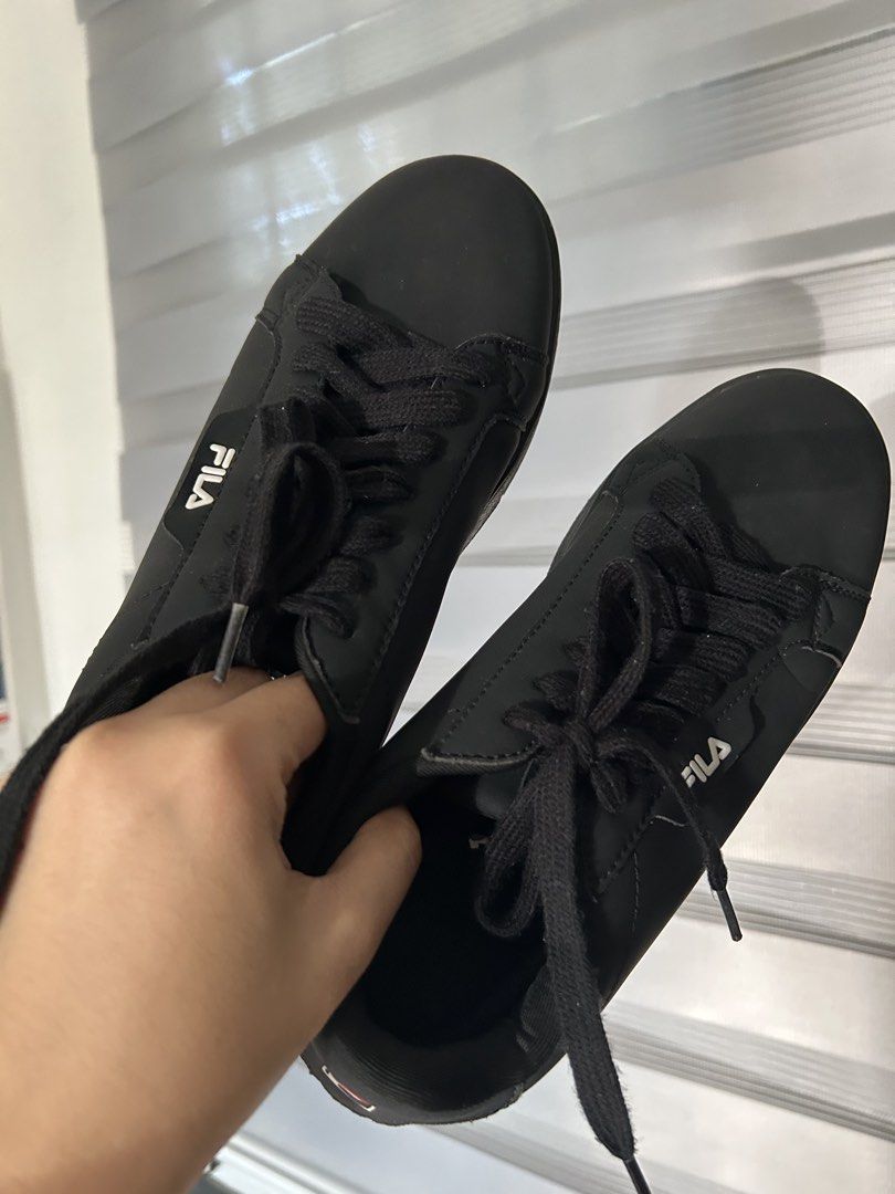 Fila Black Shoes (Category: Sneakers) located in Quezon City. Submitted by lhemdawn07 (Listing ID 1465906744, Image 3). Description: Condition: Pre-loved / Good condition Size: 39 Color: Black Brand: FILA ✨ Classic all-black design ✨ Easy to pair with any outfit ✨ Perfect for everyday wear, school, work, or casual OOTD ✨ Clean and well-maintained 📍 Meet-up: QC / nearby areas 🚚 Shipping: Available via buyer’s preferred courier 💬 PM me if intere